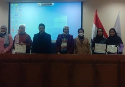 Honoring the winning teams in the fifth awareness campaign of the Pharmaschool Association