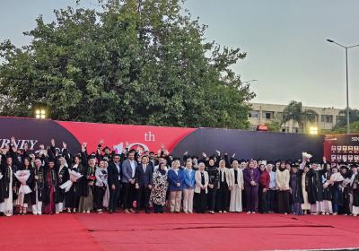 Photo 5859480756898875499 Y