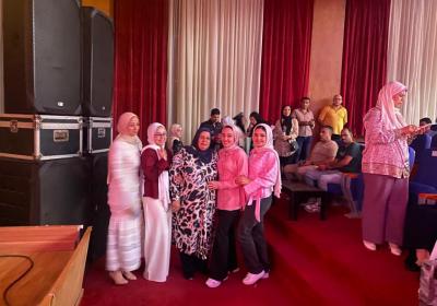 Photo 5859480756898875720 Y